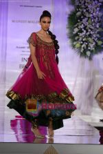 Model walks the ramp for Manish Malhotra at Aamby Valley India Bridal Week day 5 on 2nd Nov 2010 (141).JPG